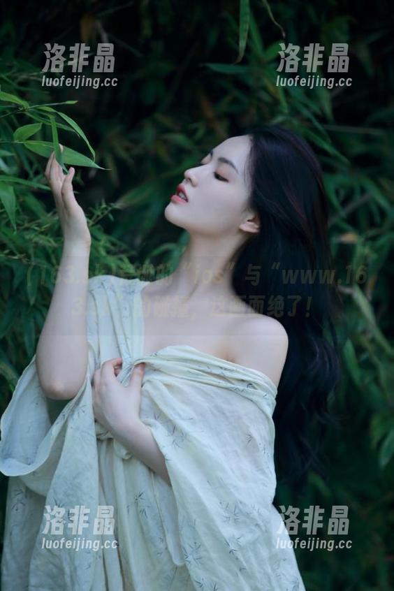 荒诞的“ios”与“www.163.sk”的碰撞，这画面绝了！