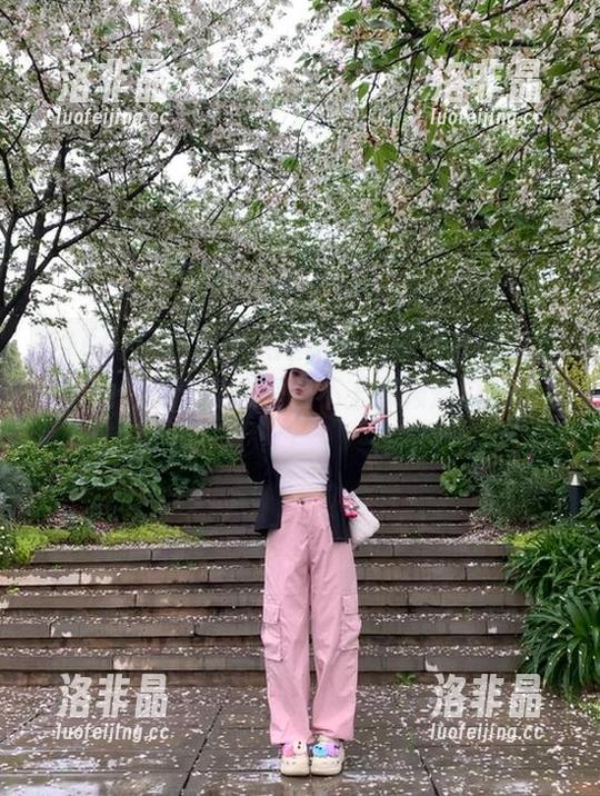 166run网站：聚一群吃瓜群众，她们的节奏总是跟不上那颗烂瓜的速度！