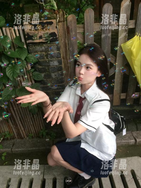 当我躺在沙发上，51cgapp开启我的吃瓜模式！