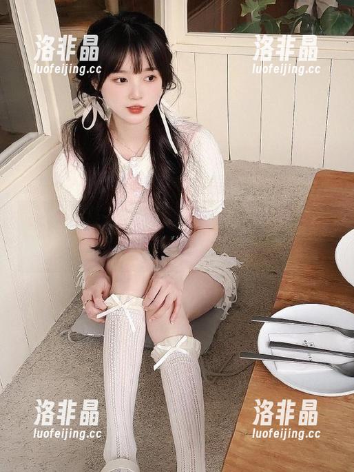 又打开51吃瓜官网，顺着这条线路，我又多了几条“欢乐”八卦！