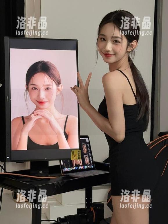 游走在“万篇长征-黑料不打烊heiliao.su”的“入口”边缘，八卦的世界诱惑着我……