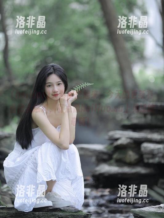 突然间想起来，今天的更新有些出人意料，有点像heiliao.su上见过的奇葩！