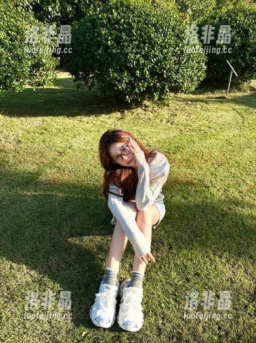 tbh，hlw官网的评论区简直是个修罗场，感觉犹如身处战场。
