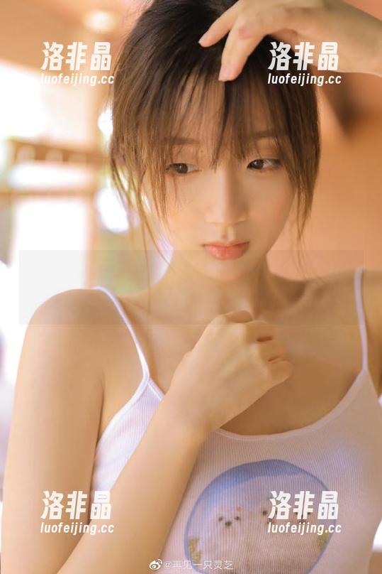 今天的八卦又要靠zztt21.ccmapp拯救我无聊的灵魂啊～