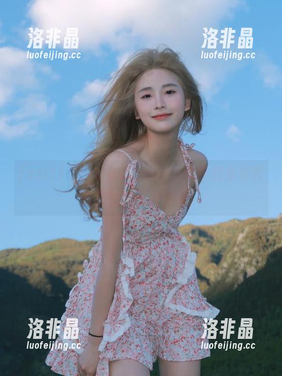 “zztt11”app，真是躺着都能看到热搜的神器啊。