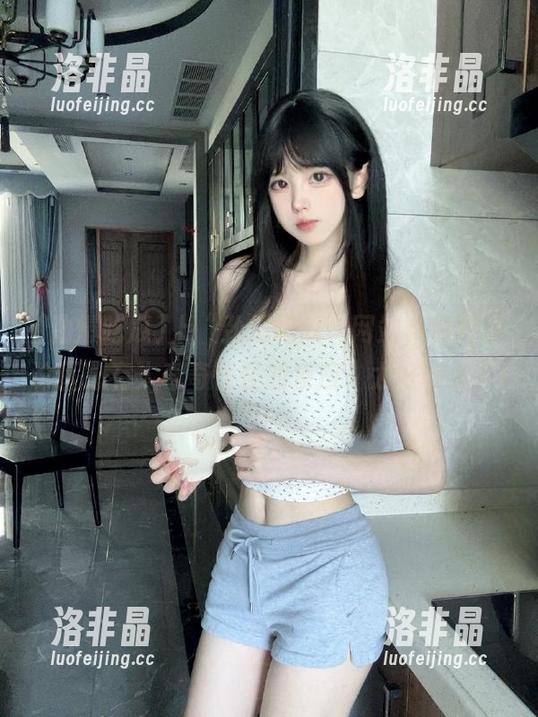 上“劲爆吃瓜”网站，看到评论区总有人奇奇怪怪的反应，太好玩儿了!