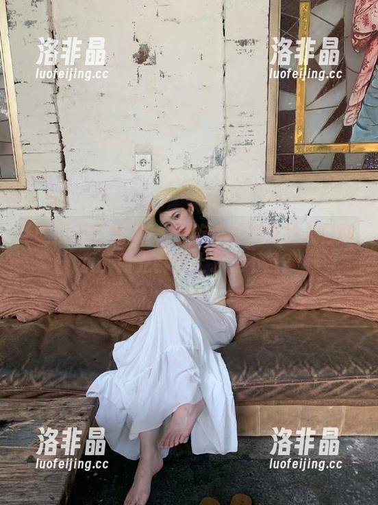 迷失在吃瓜不打烊的入口网页，时光都停止了是不是？