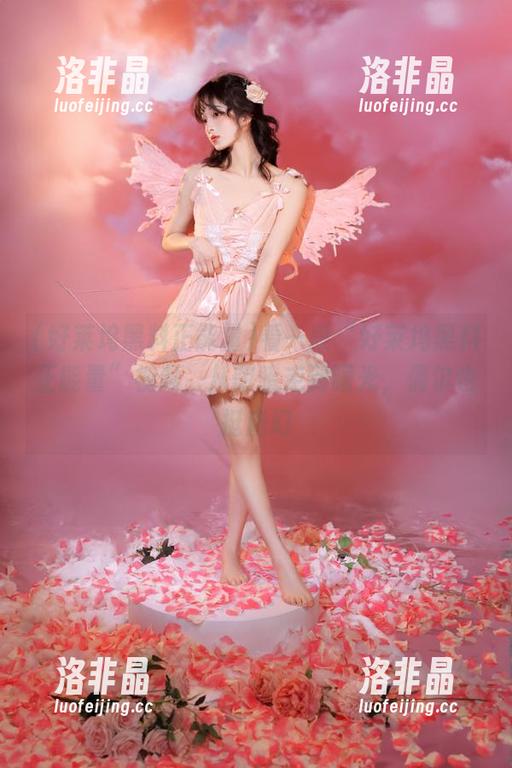 看一段“好莱坞黑料正能量”视频，从阴暗走到曙光，偶尔也挺魔幻