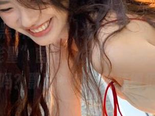 光怪陆离的“好莱坞黑料正能量”官网，你见过如此大胆的逆袭吗？飘过一阵黑风辣得很！