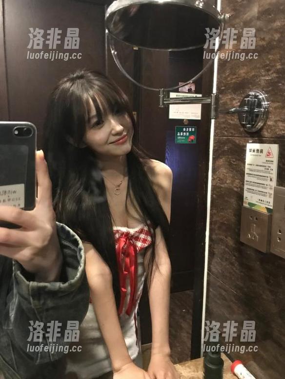 新的网址大门打开了，黑料不打烊果然成了我每日的“朝圣”之地。