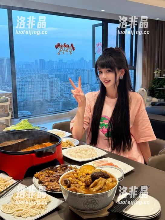 黑料不打烊,万里长征苹果版：当熊猫跑去喝咖啡