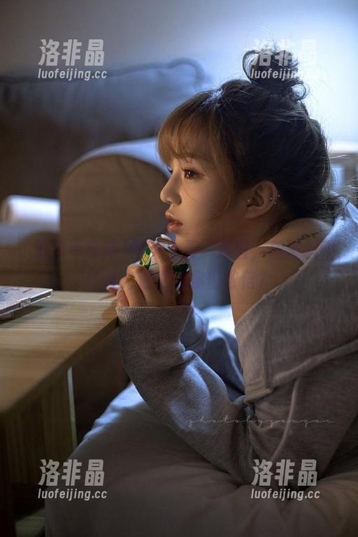 网页上五一放假，但黑料不打烊，这世道你们敢信？