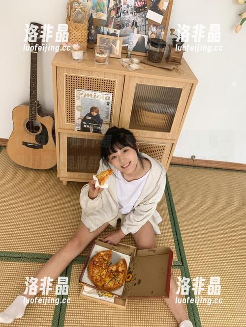 下载‘黑料不打烊’，每一次打开都是新鲜的热门事件，瓜吃得停不下来！