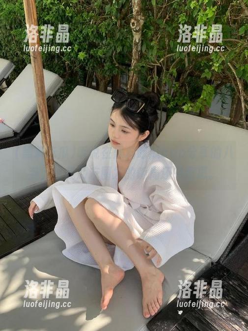 听说在黑料吃瓜app分享的八卦，比我朋友圈发的饭局还有意思。