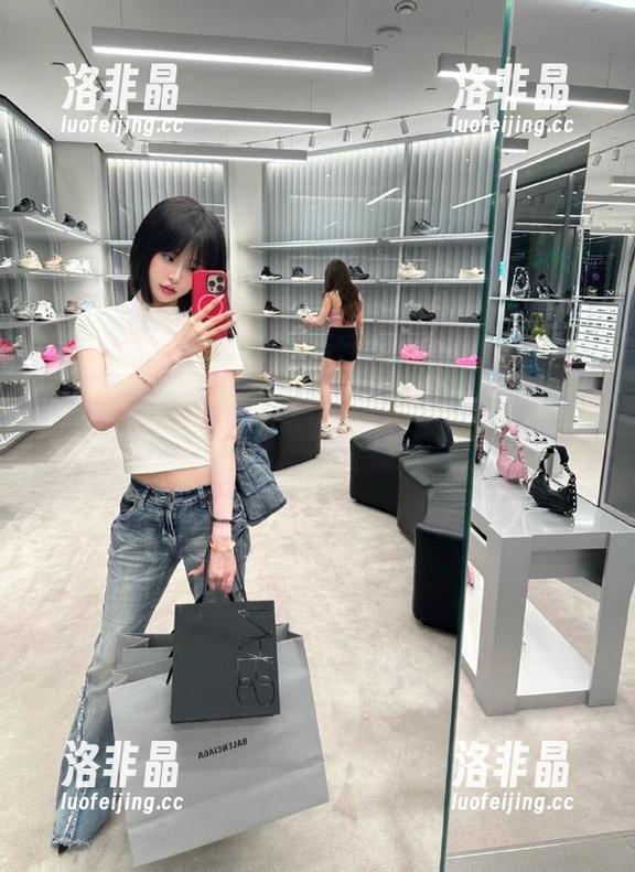 自家废话翻倍：在“黑料正能量”苹果版上，不看视频我不开心！