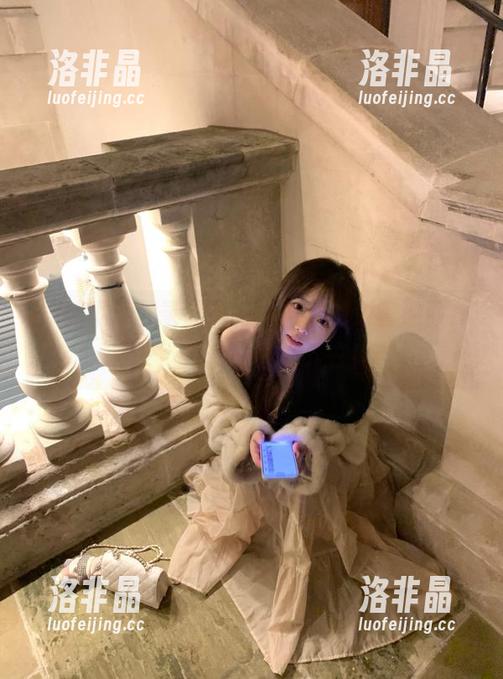 登录黑料网，清新的瓜香迎面扑来，真想一直刷下去！