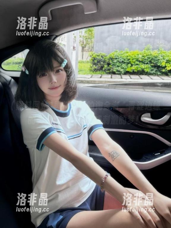 黑料网站的淘金者，青涩边缘的美女与视频交织成刺激的梦！