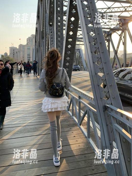 当你在“黑料老司机”找到资源时，陷入掌声雷动的状态，有木有